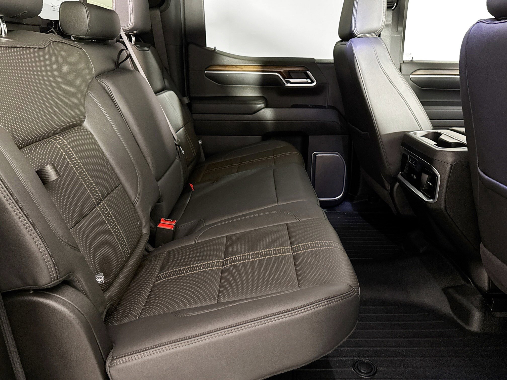 Used 2025 Chevrolet Silverado 1500 High Country w/ Midnight Edition image 38