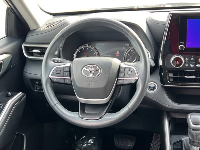 Certified 2025 Toyota Highlander LE FWD image 15