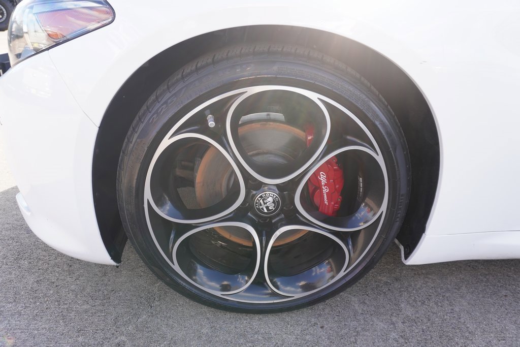 Used 2022 Alfa Romeo Giulia Veloce image 27