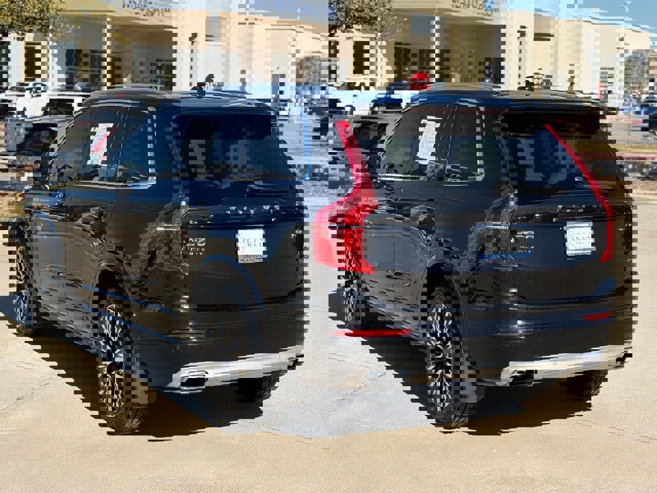 Used 2020 Volvo XC90 T6 Momentum image 5