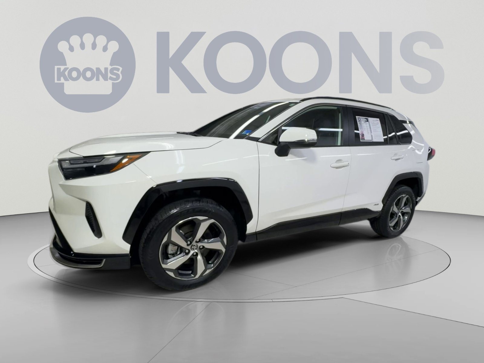 Used 2025 Toyota RAV4 SE w/ Weather & Moonroof Package AWD/4WD image 5