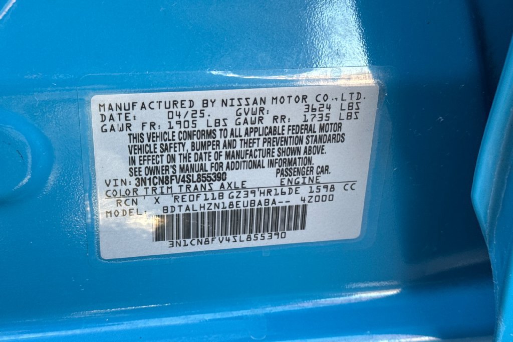 Used 2025 Nissan Versa SR w/ Trunk Package FWD image 32