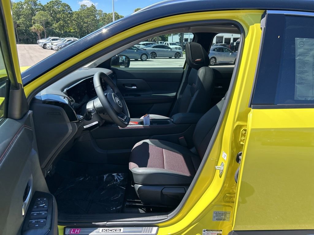 New 2026 Nissan Kicks SR w/ SR Premium Package FWD image 16