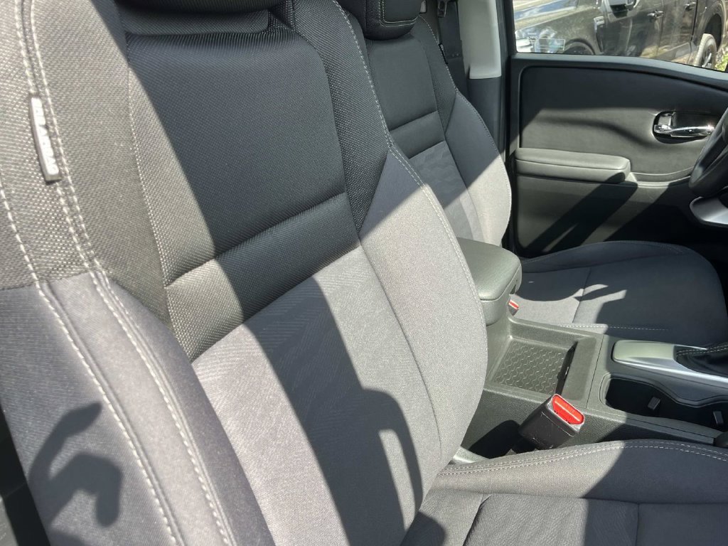 Used 2023 Nissan Frontier SV w/ Technology Package RWD image 29
