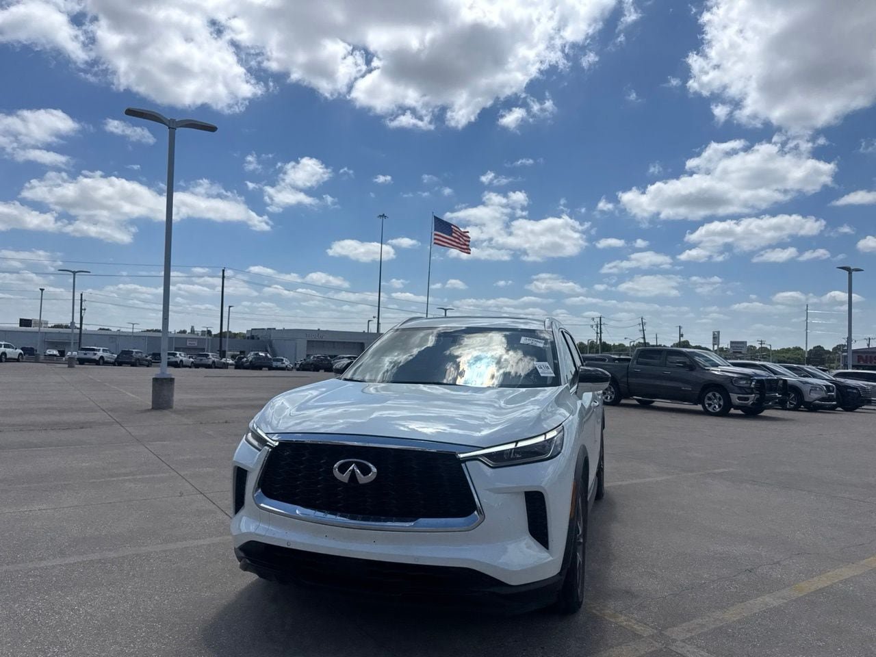Used 2024 INFINITI QX60 Luxe AWD/4WD image 7