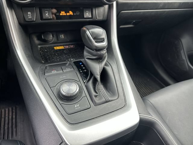 Used 2023 Toyota RAV4 XSE AWD/4WD image 25