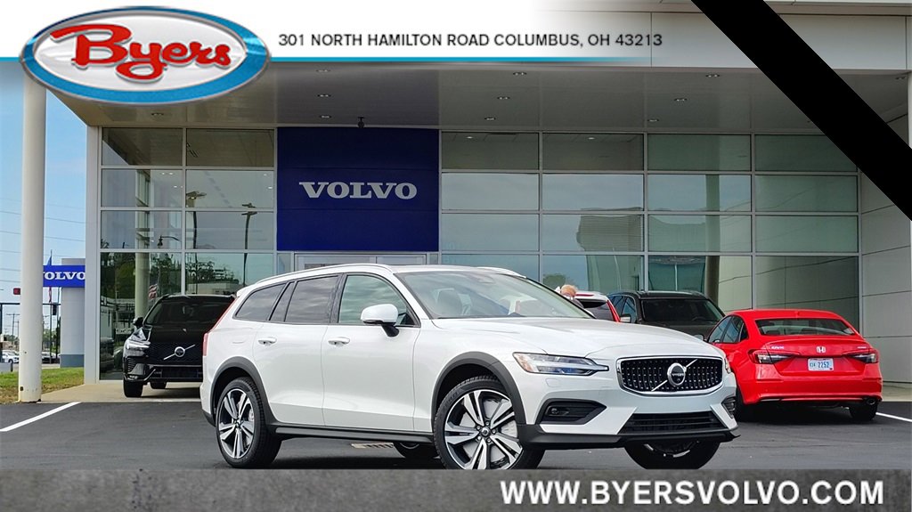 New 2026 Volvo V60 B5 Cross Country Plus w/ Protection Package Premier