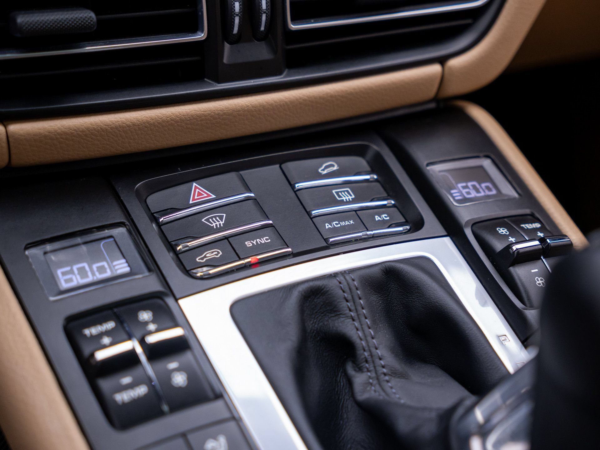 Used 2021 Porsche Macan AWD/4WD image 27