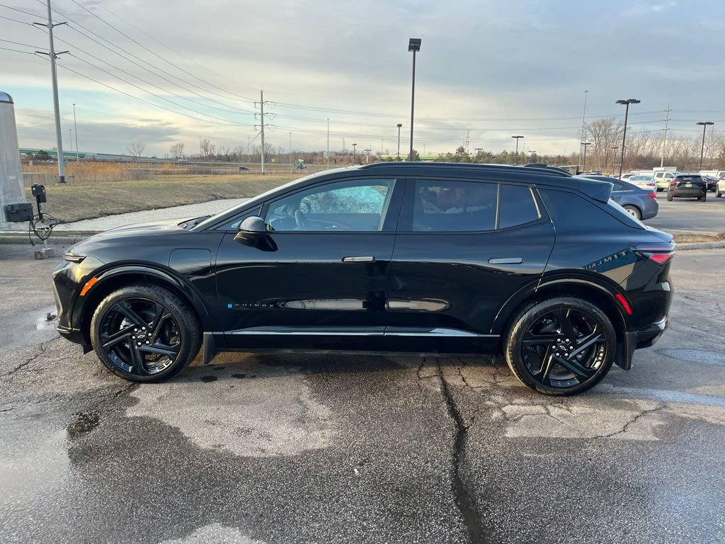 New 2025 Chevrolet Equinox EV RS image 4