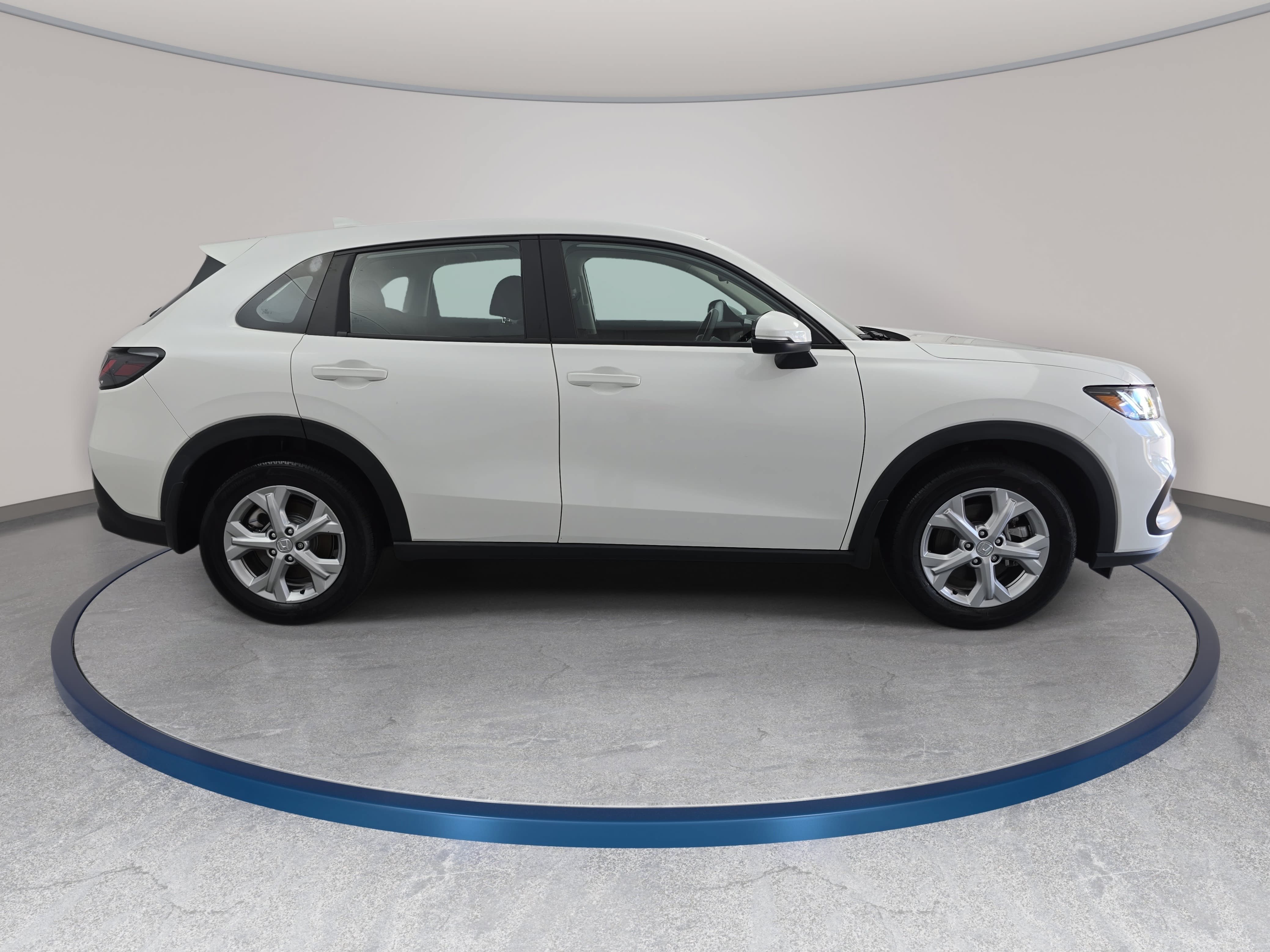 Certified 2025 Honda HR-V LX image 4