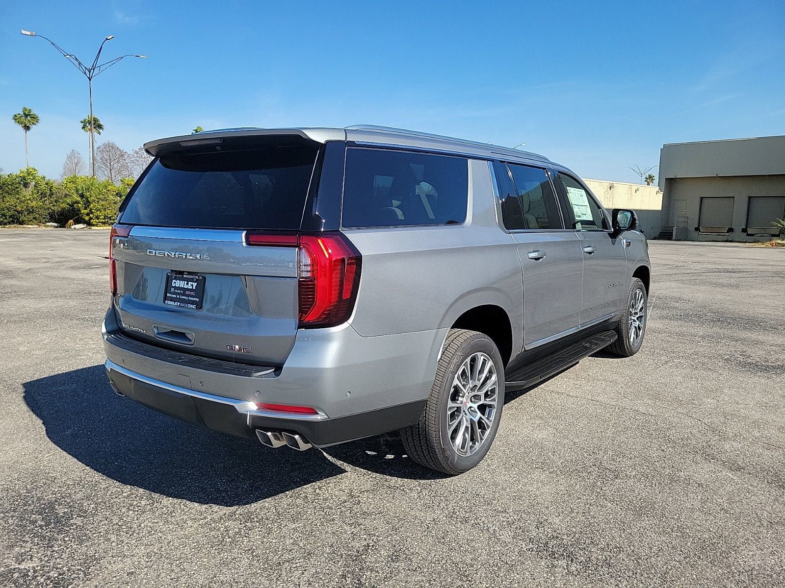 New 2026 GMC Yukon XL Denali RWD image 5