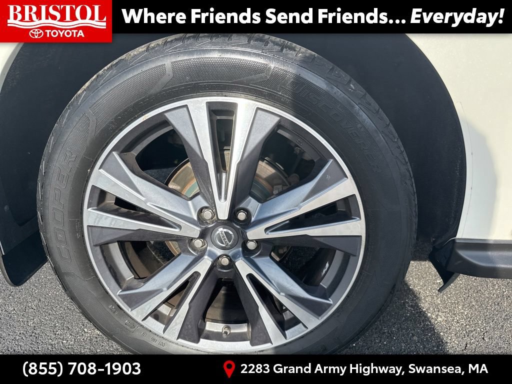 Used 2018 Nissan Pathfinder Platinum AWD/4WD image 13