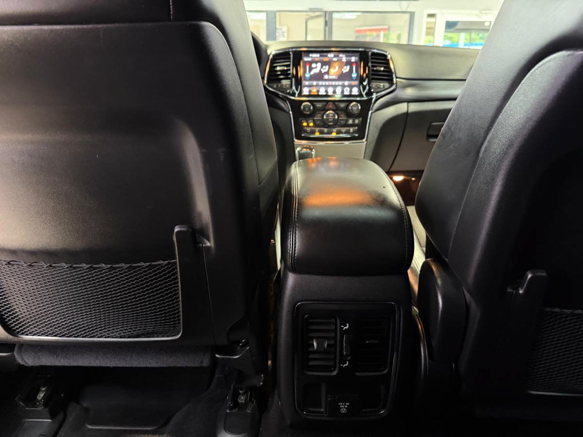 Used 2021 Jeep Grand Cherokee Laredo X AWD/4WD image 20