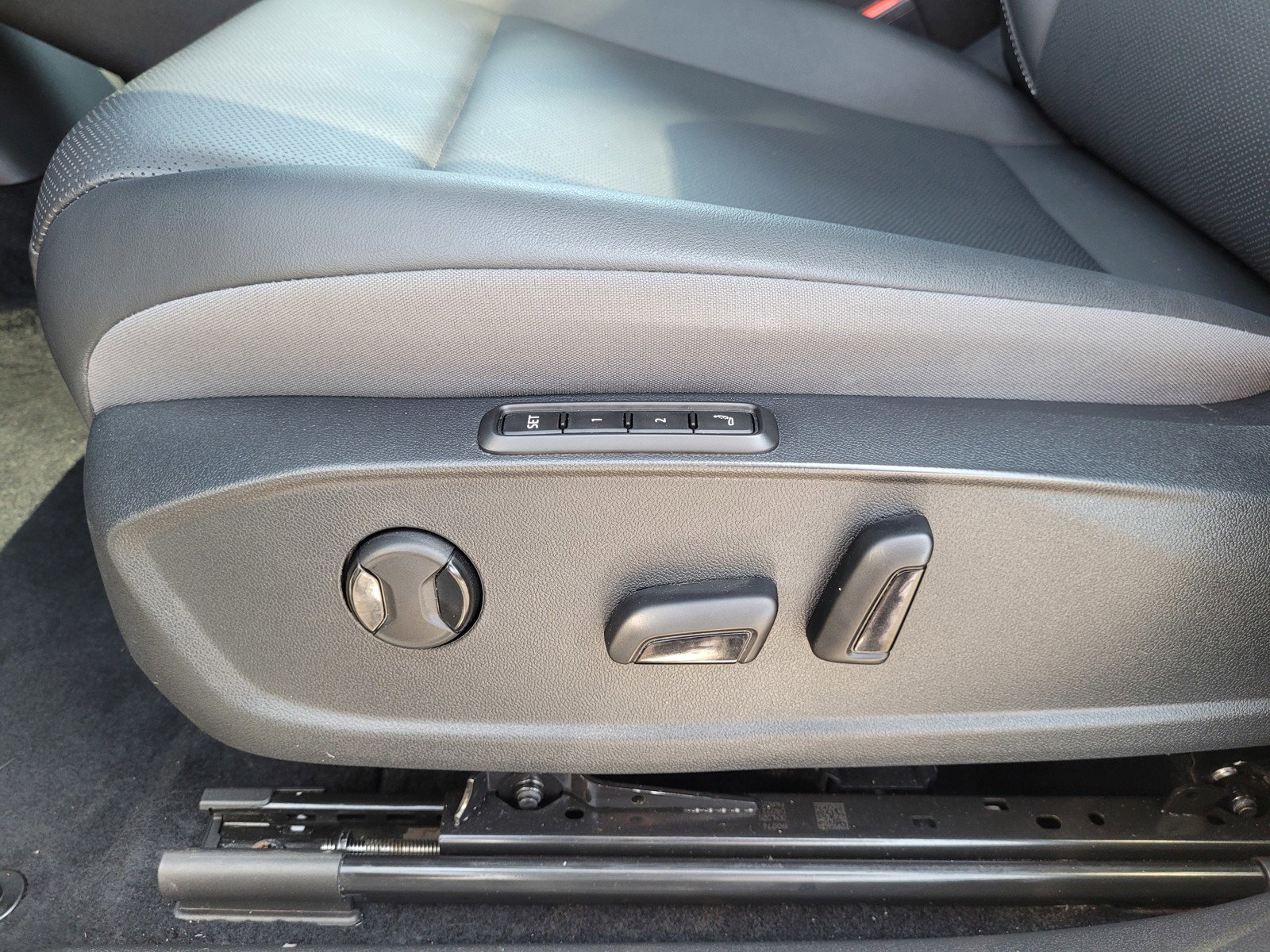 Used 2023 Volkswagen ID.4 Pro S image 11