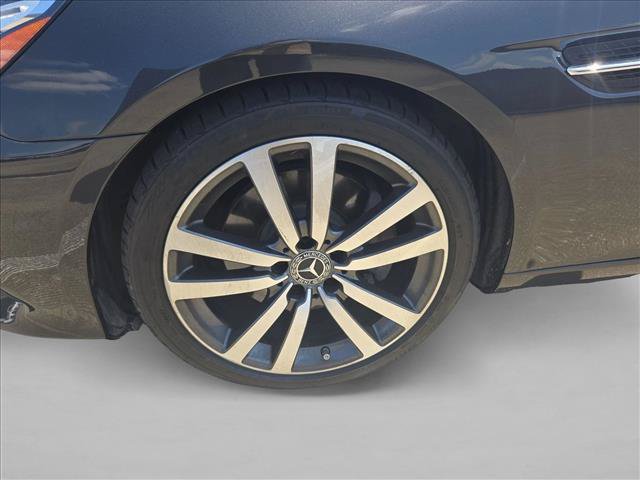 Used 2020 Mercedes-Benz SLC 300 w/ Premium Package image 21