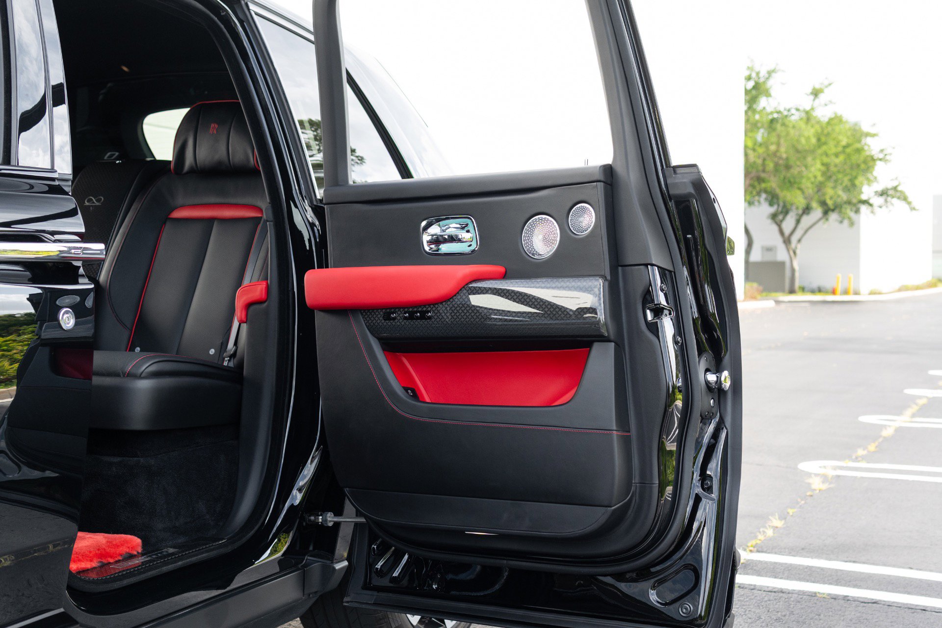 Used 2022 Rolls-Royce Cullinan Black Badge w/ Dark Exterior Package AWD/4WD image 50