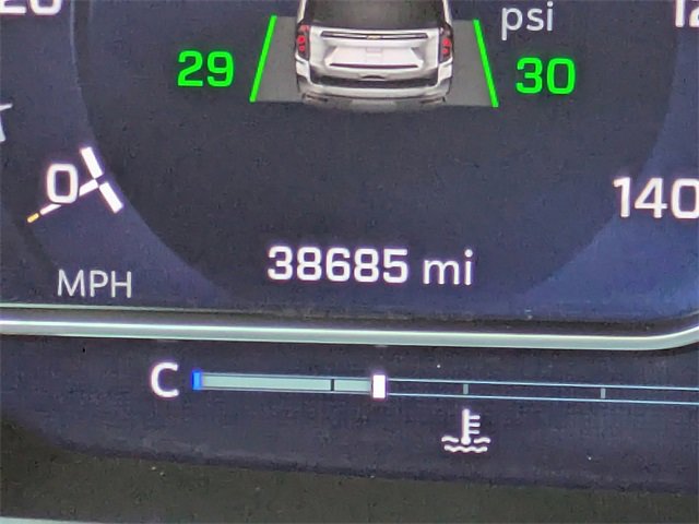 Used 2024 Chevrolet Suburban Premier image 32