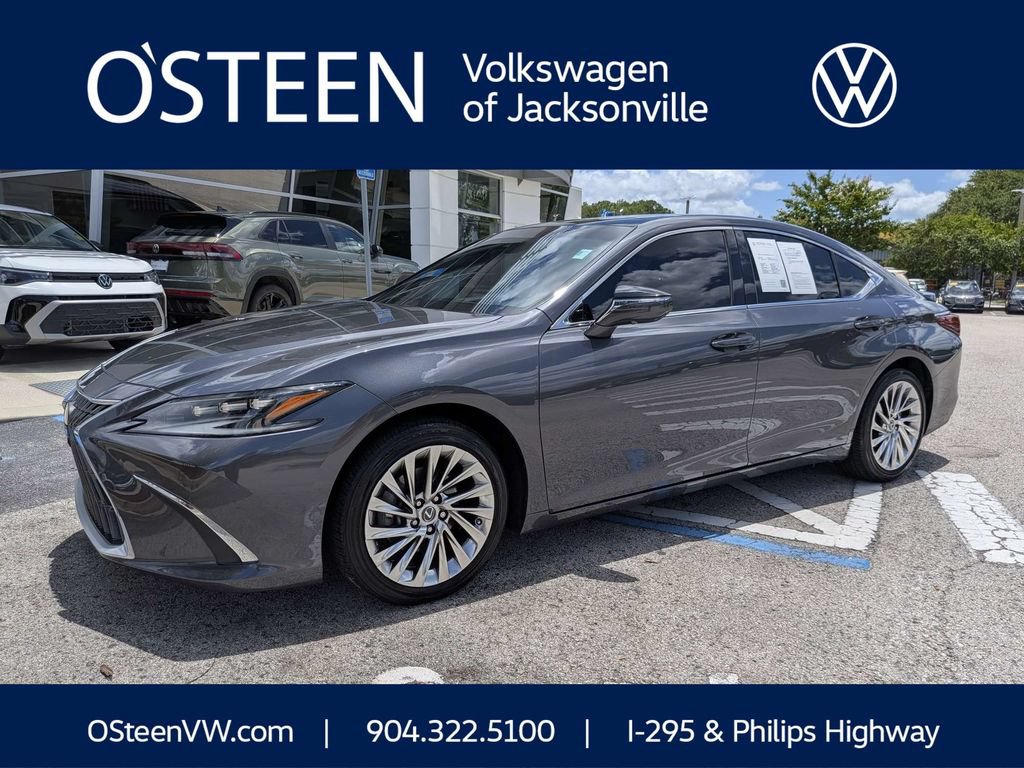 Used 2022 Lexus ES 350 Ultra Luxury w/ Accessory Package 2