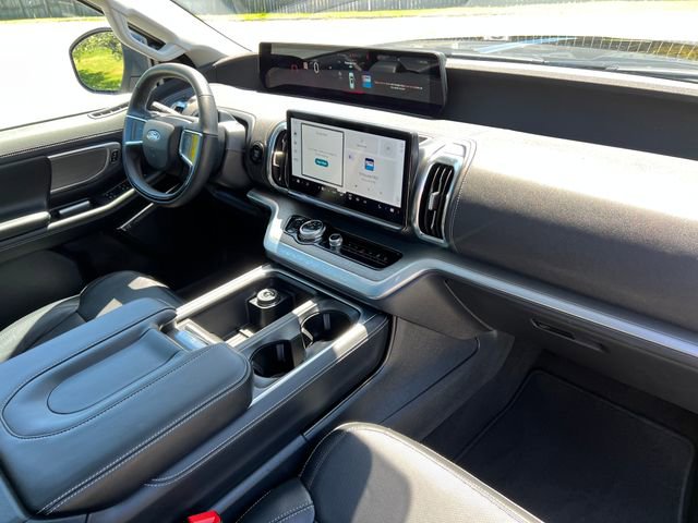 Used 2025 Ford Expedition Max Platinum AWD/4WD image 41