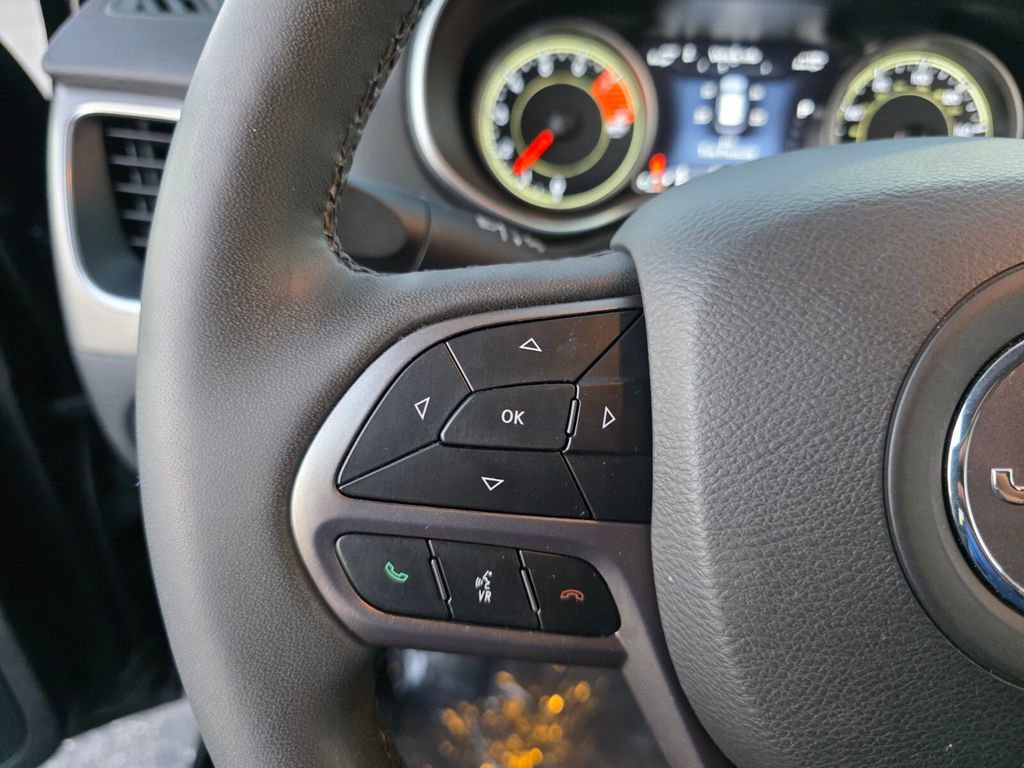 Used 2022 Jeep Cherokee Latitude Lux w/ Sun & Sound Group image 21