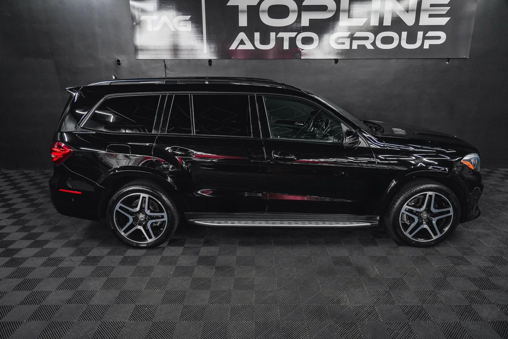 Used 2017 Mercedes-Benz GLS 550 GLS 550 Sport Utility 4D image 17