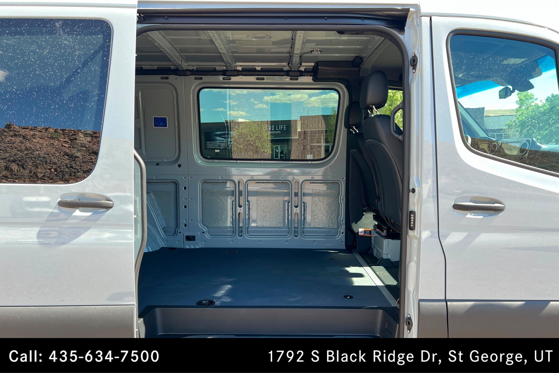 Used 2025 Mercedes-Benz Sprinter 2500 image 18