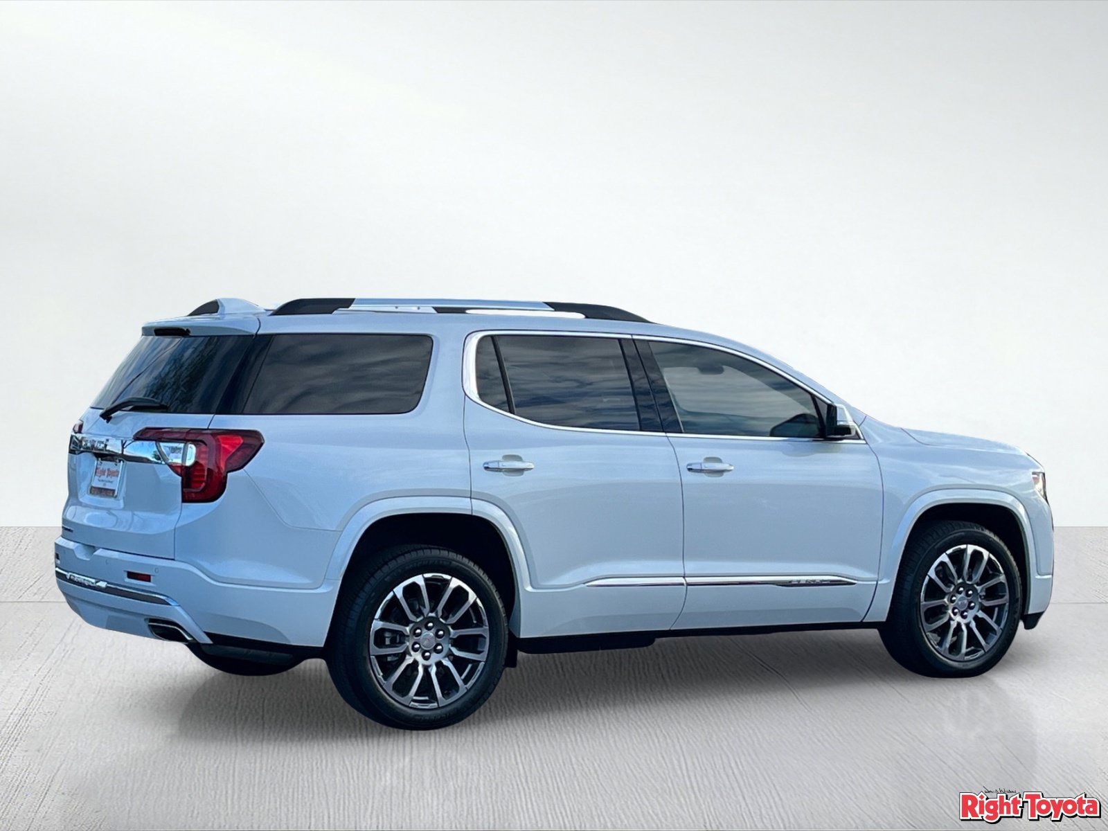 Used 2023 GMC Acadia Denali w/ Denali Ultimate Package FWD image 5