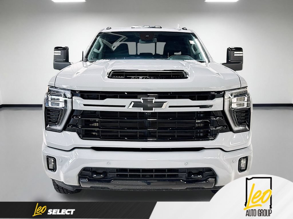 Used 2024 Chevrolet Silverado 3500 LTZ w/ LTZ Plus Package AWD/4WD image 2