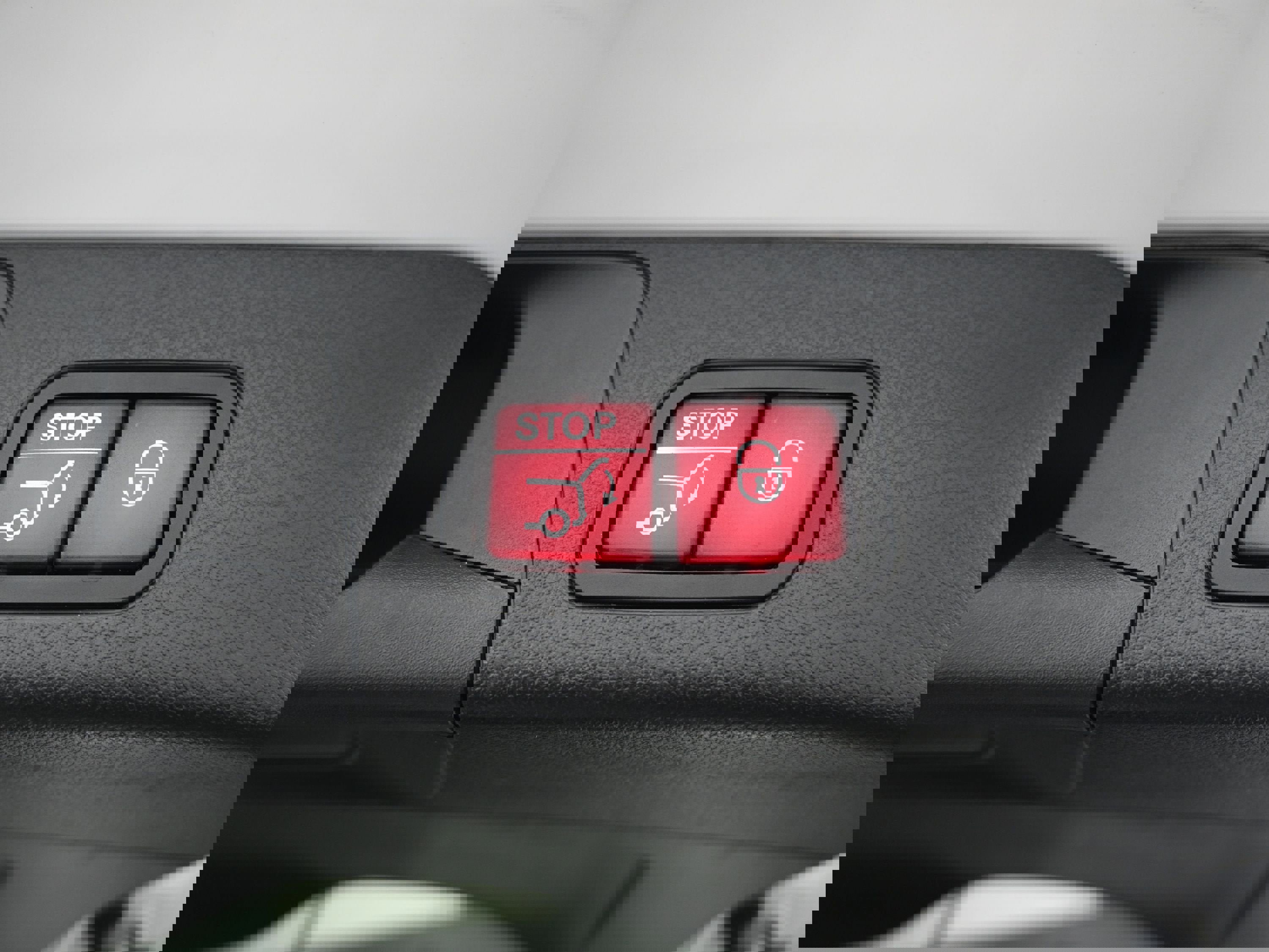 Used 2021 Mercedes-Benz GLB 250 4MATIC image 81