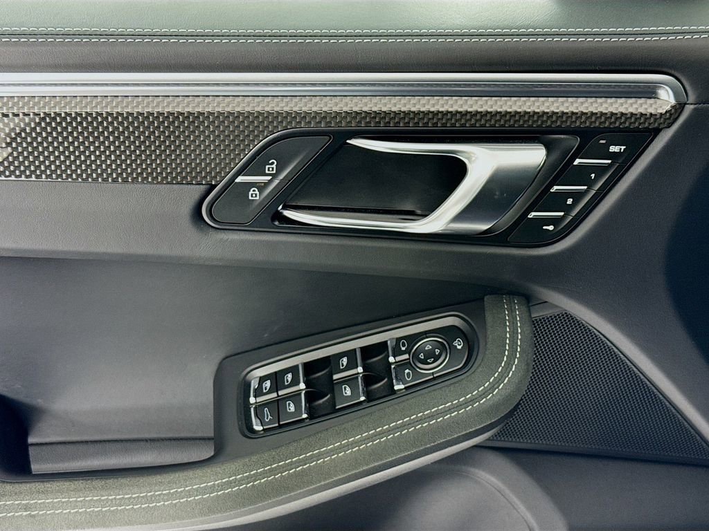Certified 2024 Porsche Macan GTS image 11