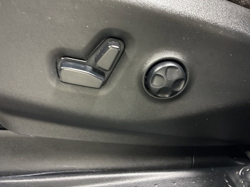 Used 2020 Chrysler Pacifica Touring w/ S Appearance Package image 12