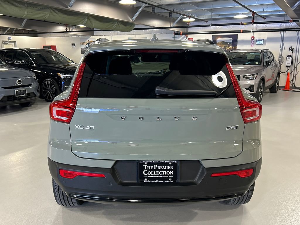Certified 2023 Volvo XC40 B5 Plus w/ Driver Assist Package image 3