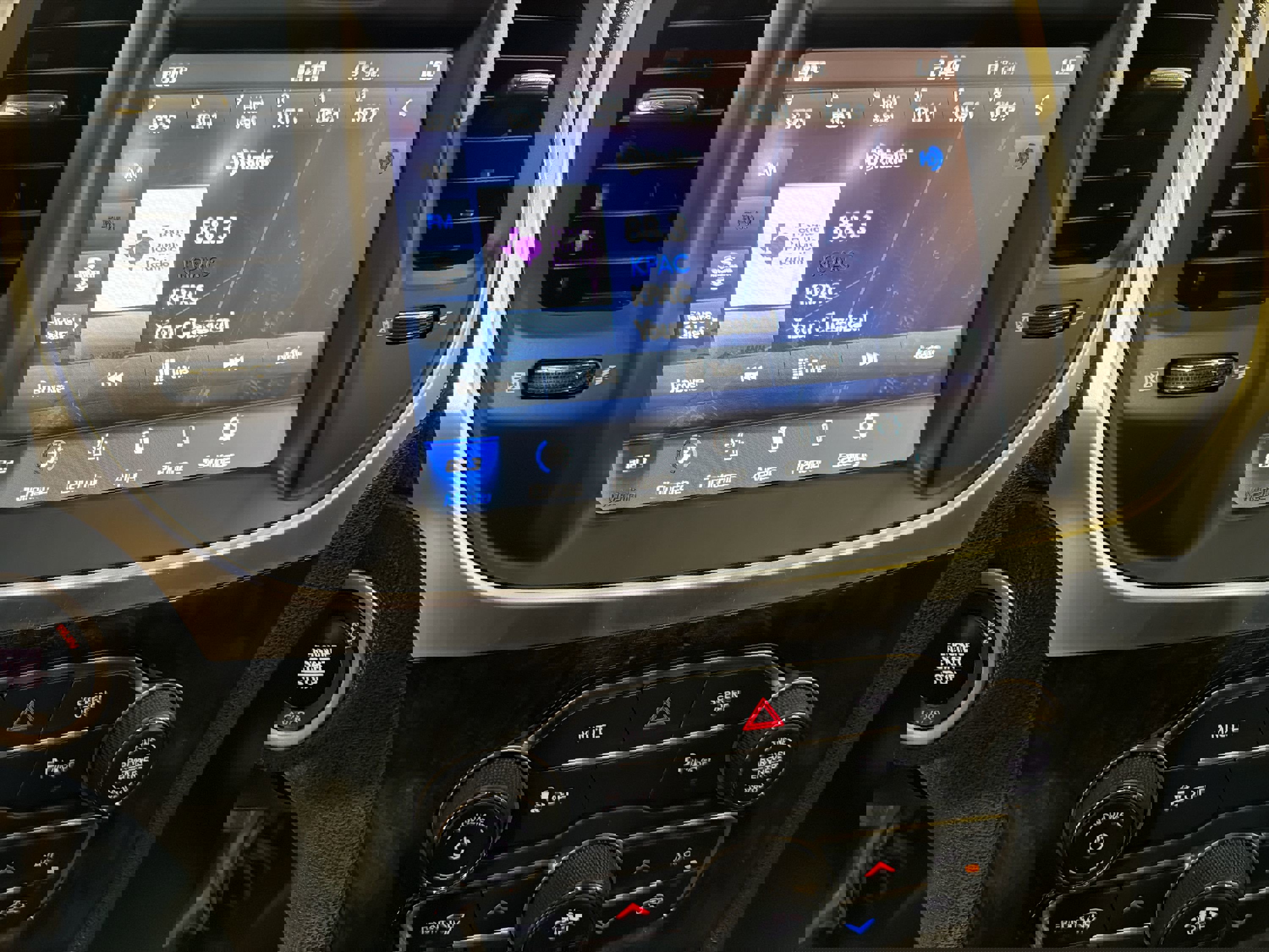 Used 2021 Chrysler 300 Touring L image 17