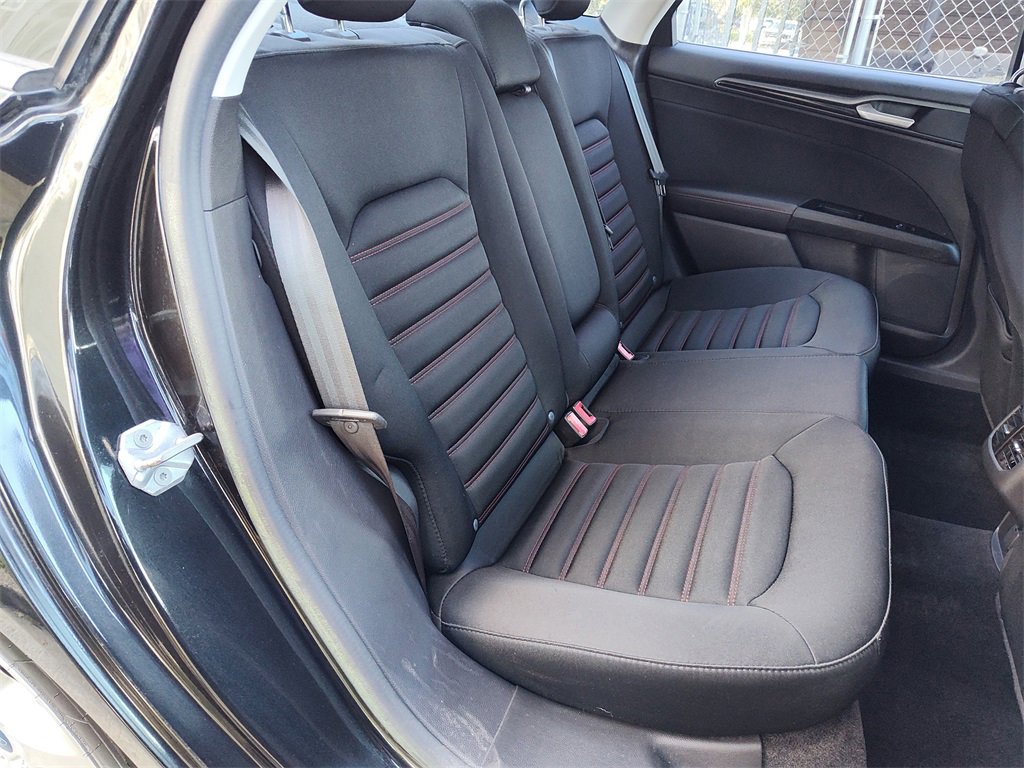 Used 2014 Ford Fusion SE image 29