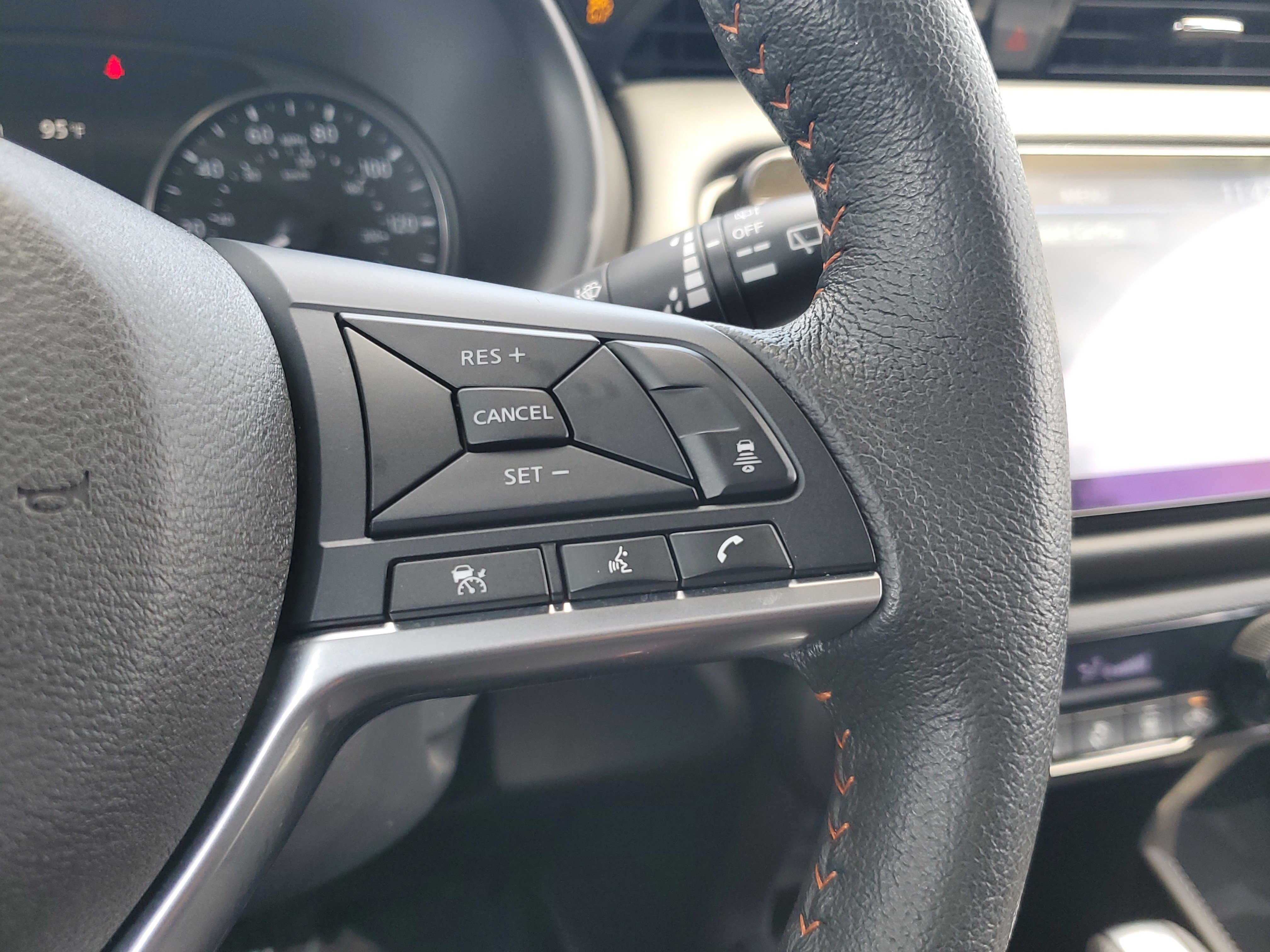 Certified 2023 Nissan Kicks SR image 18