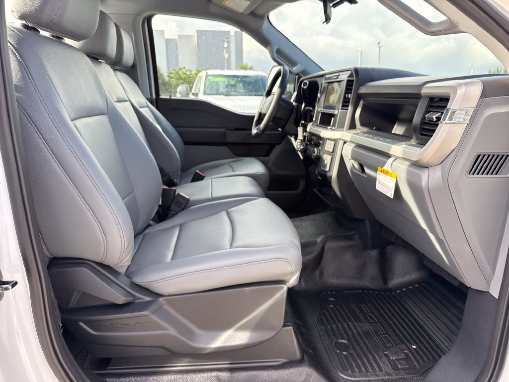 New 2027 Ford F250 XL w/ XL Chrome Package RWD image 21