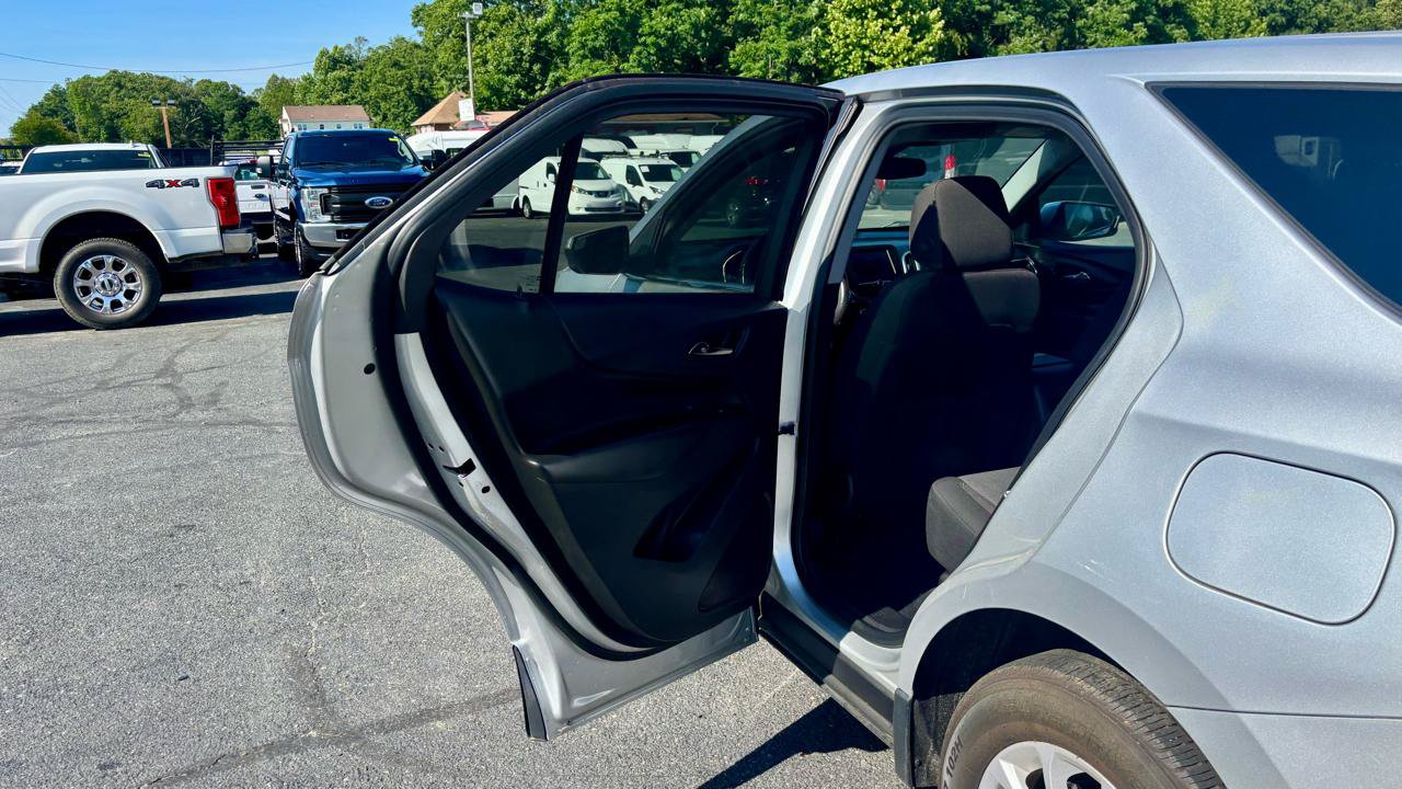 Used 2021 Chevrolet Equinox LT w/ Driver Convenience Package FWD image 16
