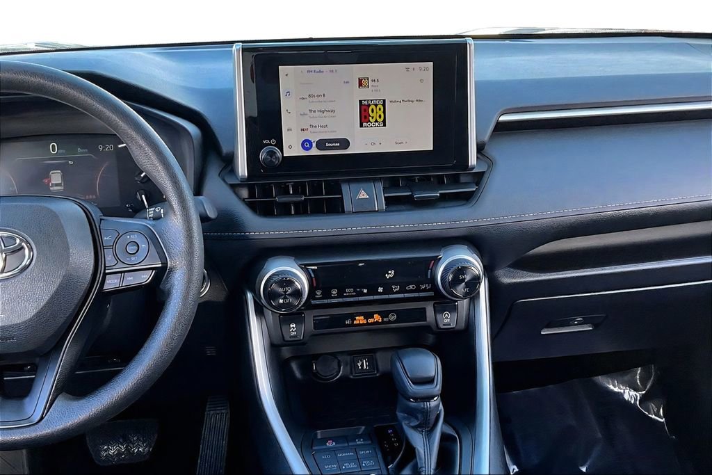 Used 2025 Toyota RAV4 XLE AWD/4WD image 6