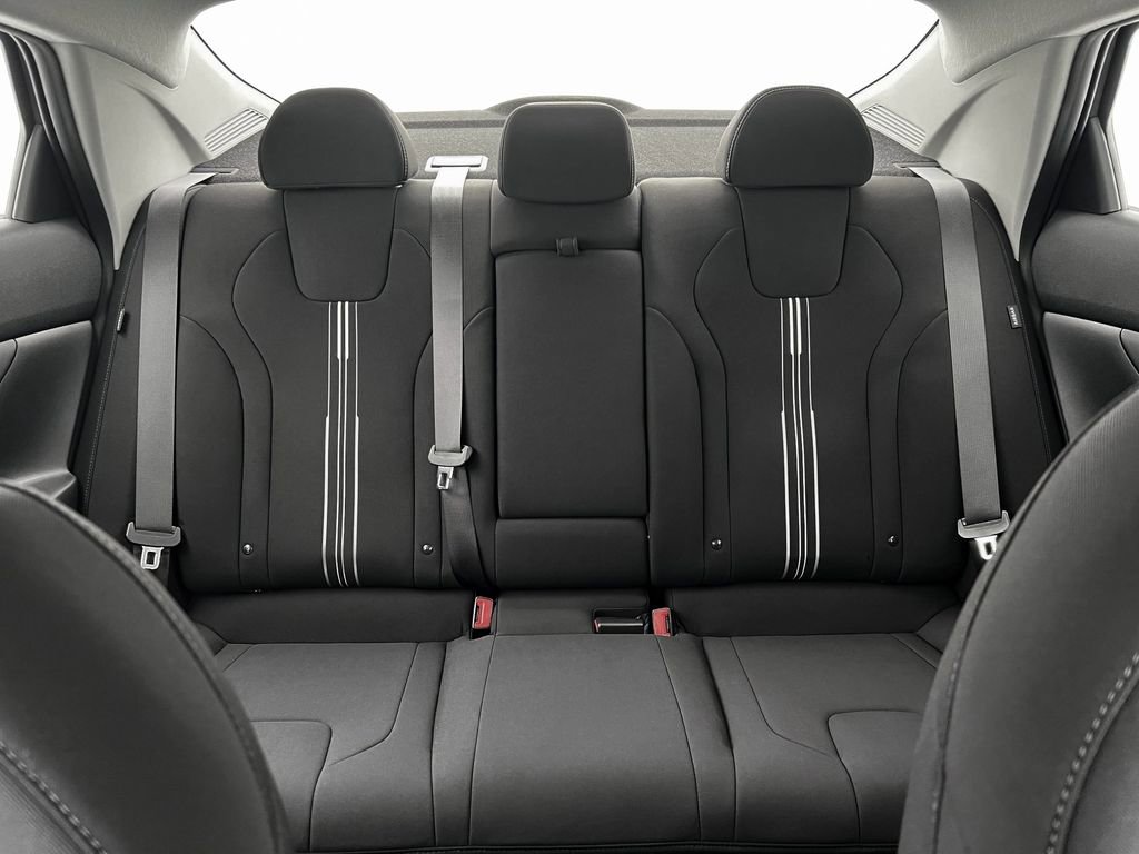 Used 2025 Hyundai Elantra SEL image 25