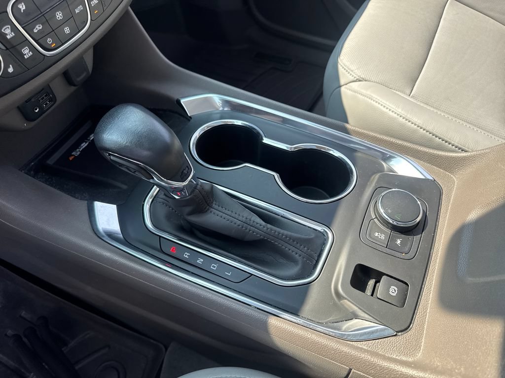 Used 2021 Chevrolet Traverse Premier FWD image 25