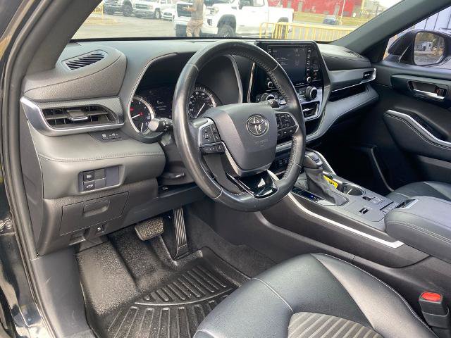 Used 2021 Toyota Highlander XSE image 11