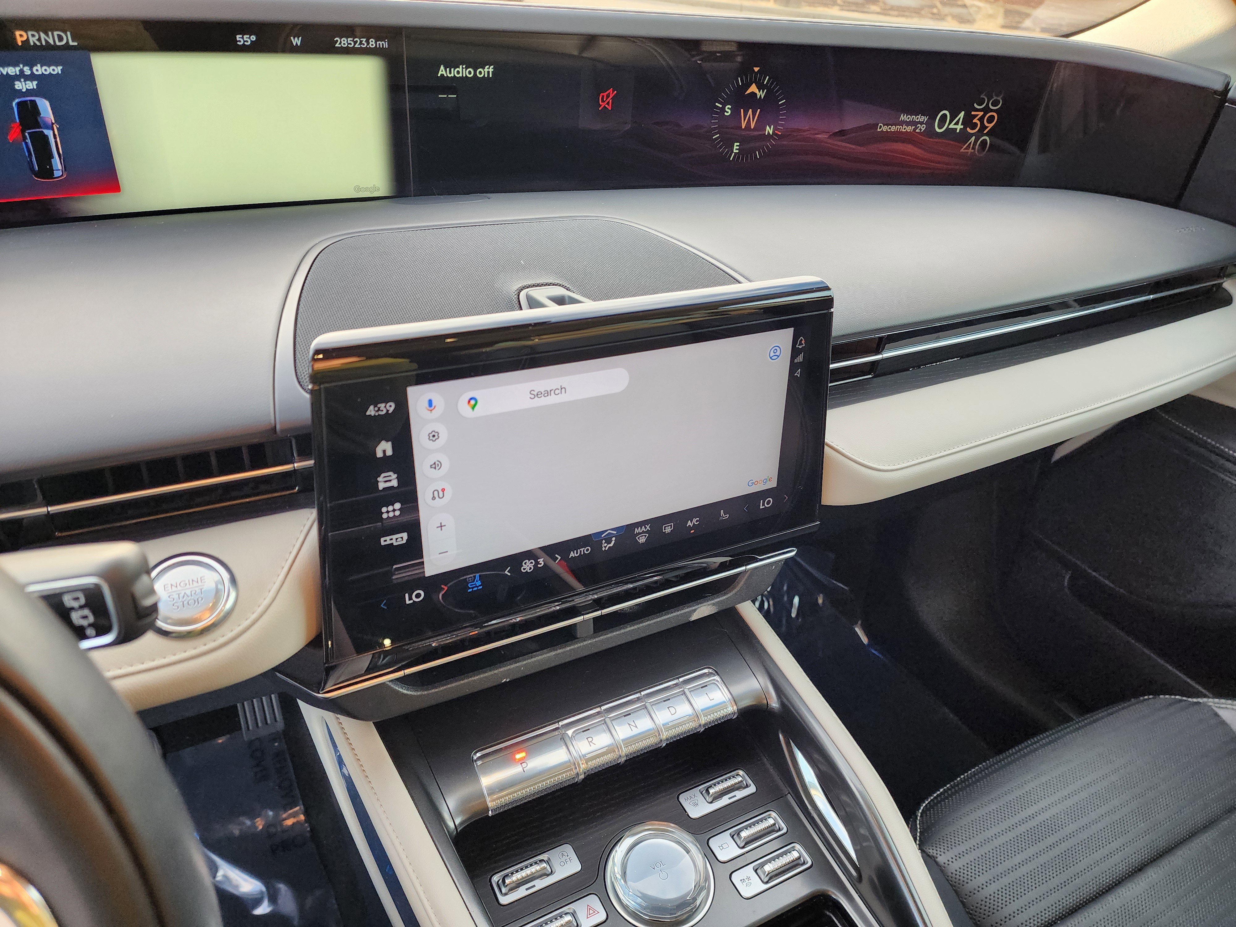 Used 2024 Lincoln Nautilus Reserve image 17