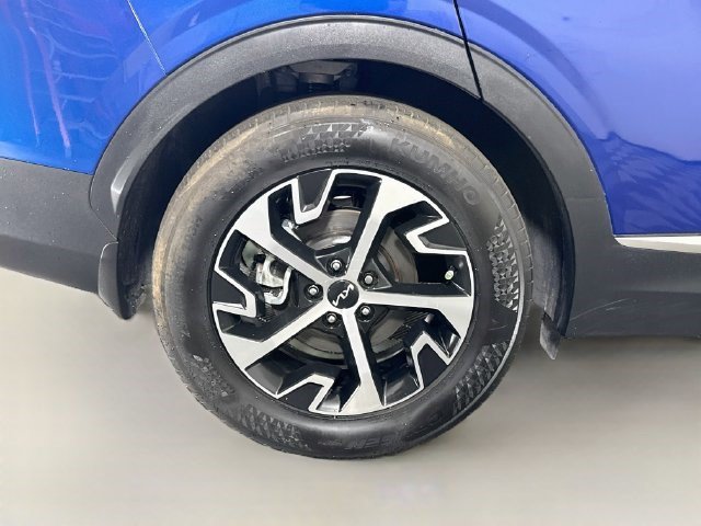 Used 2025 Kia Sportage EX FWD image 32