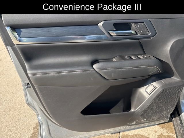 Certified 2025 GMC Terrain Elevation w/ Elevation Premium Package AWD/4WD image 9