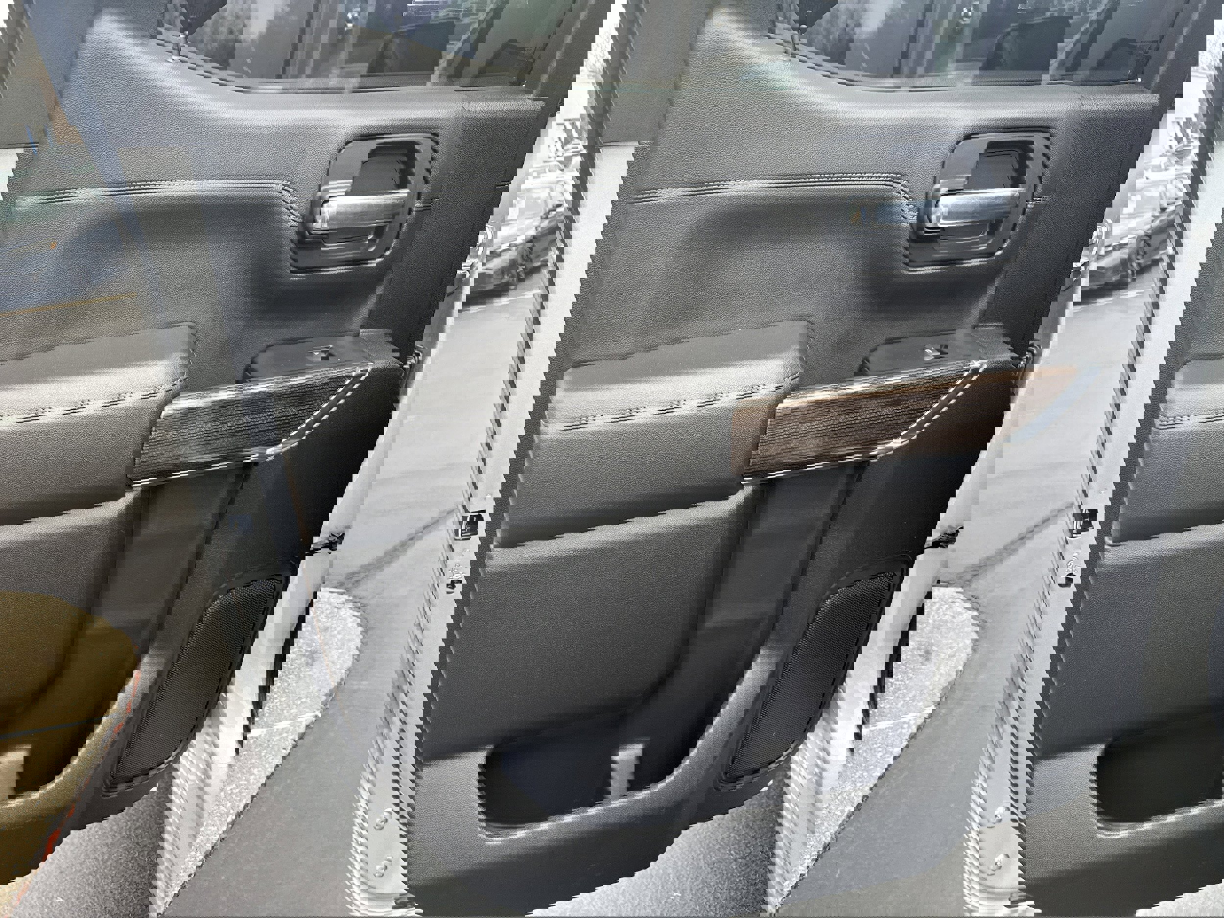 Used 2021 Chevrolet Silverado 1500 RST image 11