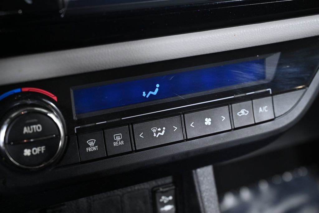 Used 2014 Toyota Corolla LE image 16