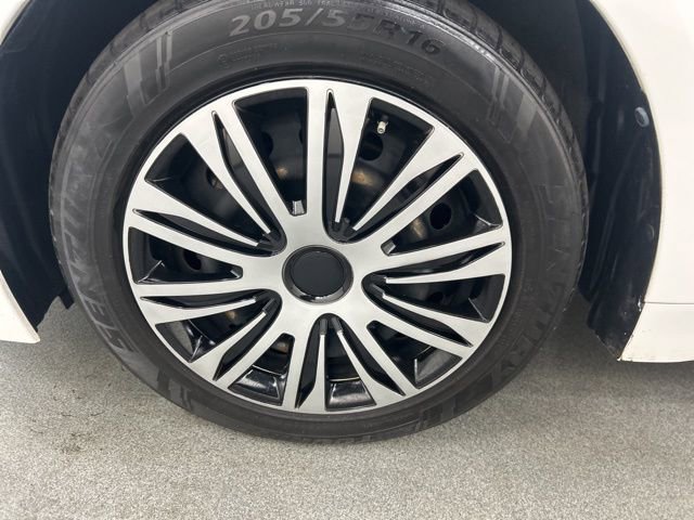 Used 2021 Toyota Corolla LE image 24