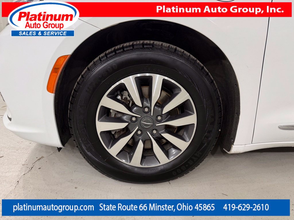 Used 2023 Chrysler Pacifica Limited FWD image 52