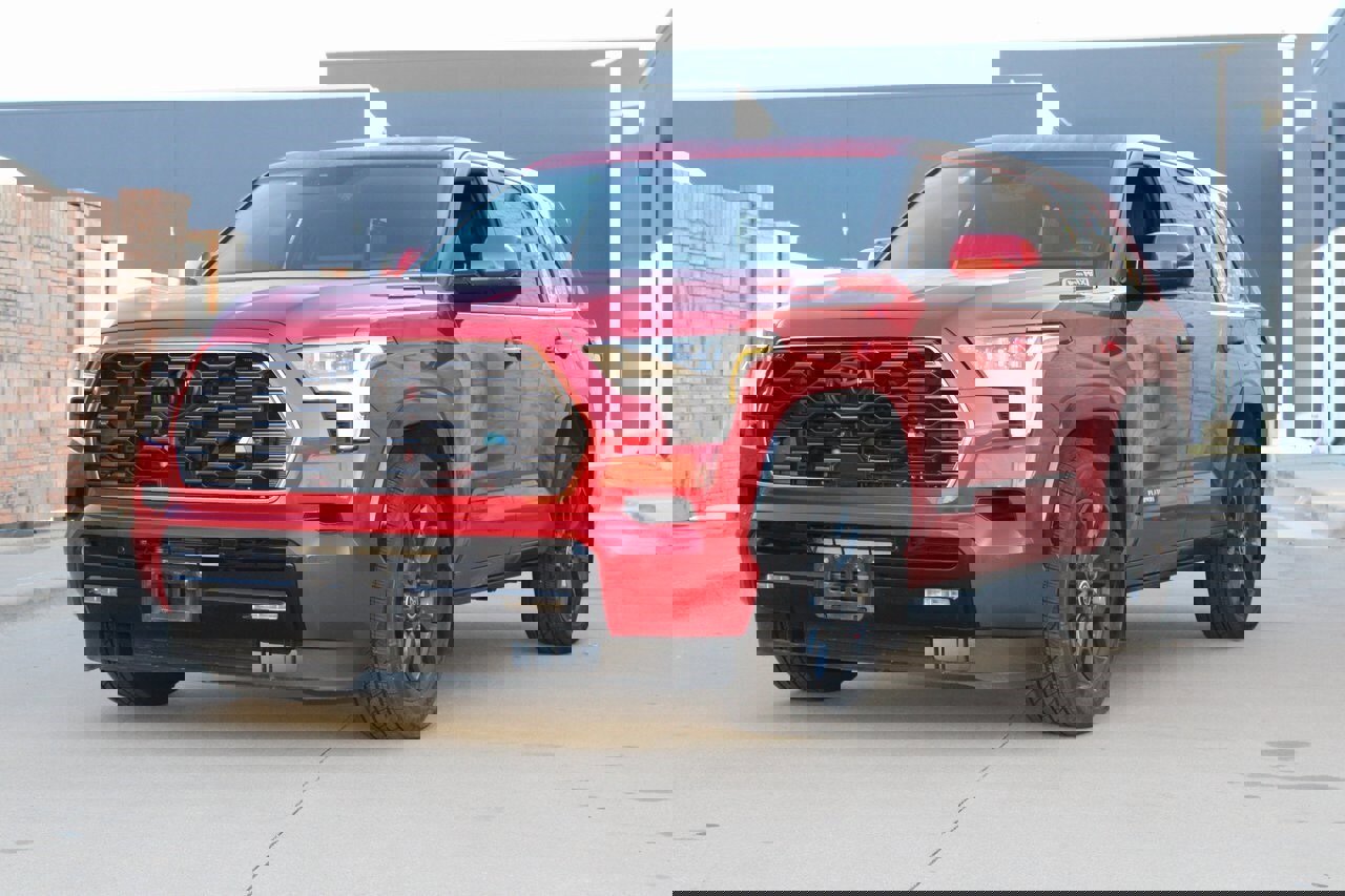 Used 2024 Toyota Sequoia Platinum image 2