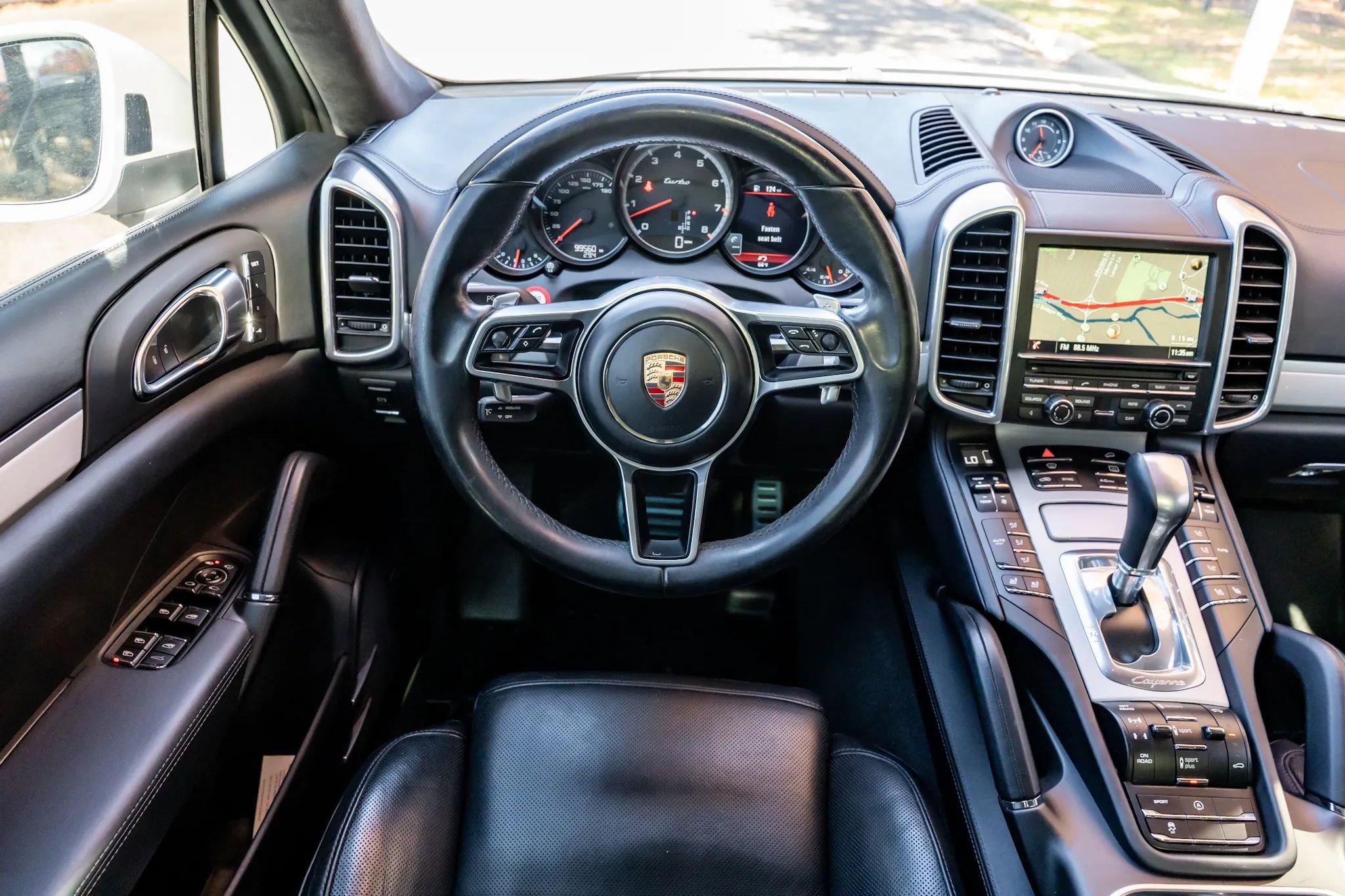 Used 2015 Porsche Cayenne Turbo image 15